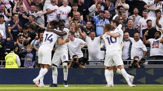 Postecoglou makes winning home debut with Spurs