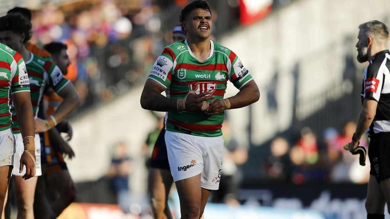 No hard feelings: Frizell shrugs at Latrell's elbow hit