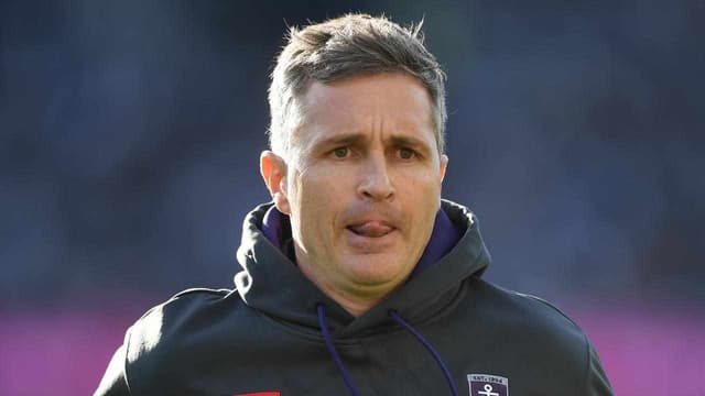 Freo coach Longmuir happy Eagles sticking with Simpson