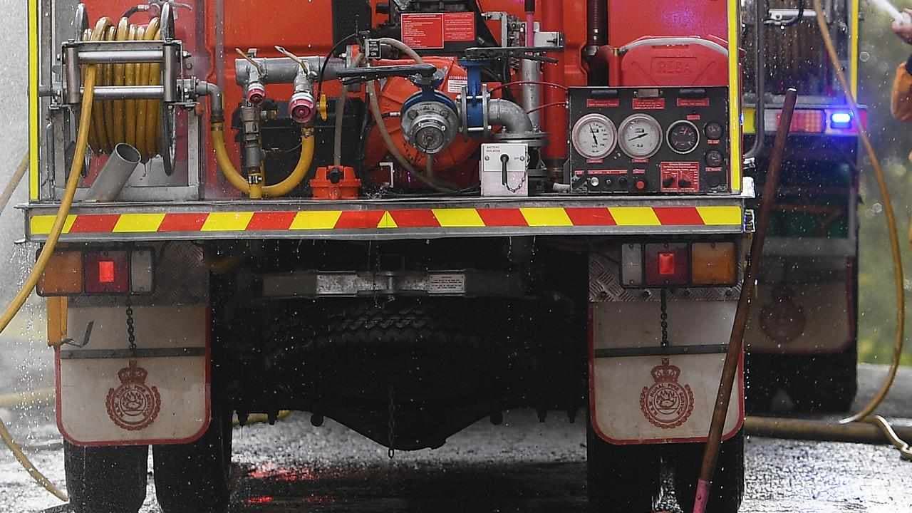 Volunteer firefighter charged with lighting bushfires