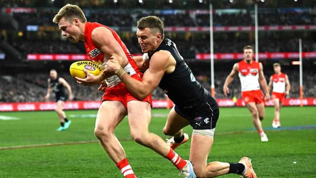 McKay hurt as Blues edge Swans in AFL finals thriller