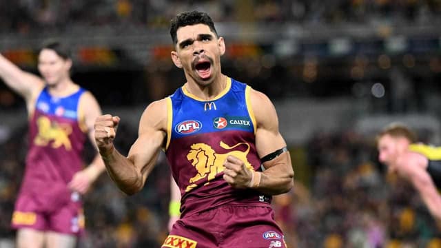 Port task to stop Cameron 'lighting up Gabba' in 200th