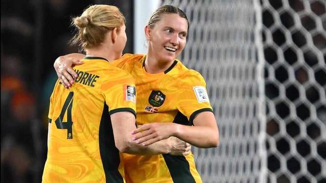 Matildas' Hunt joins PSG, Cooney-Cross to Arsenal