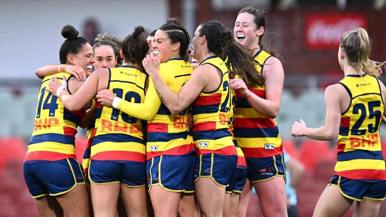 Crows end Bombers' AFLW streak to remain undefeated