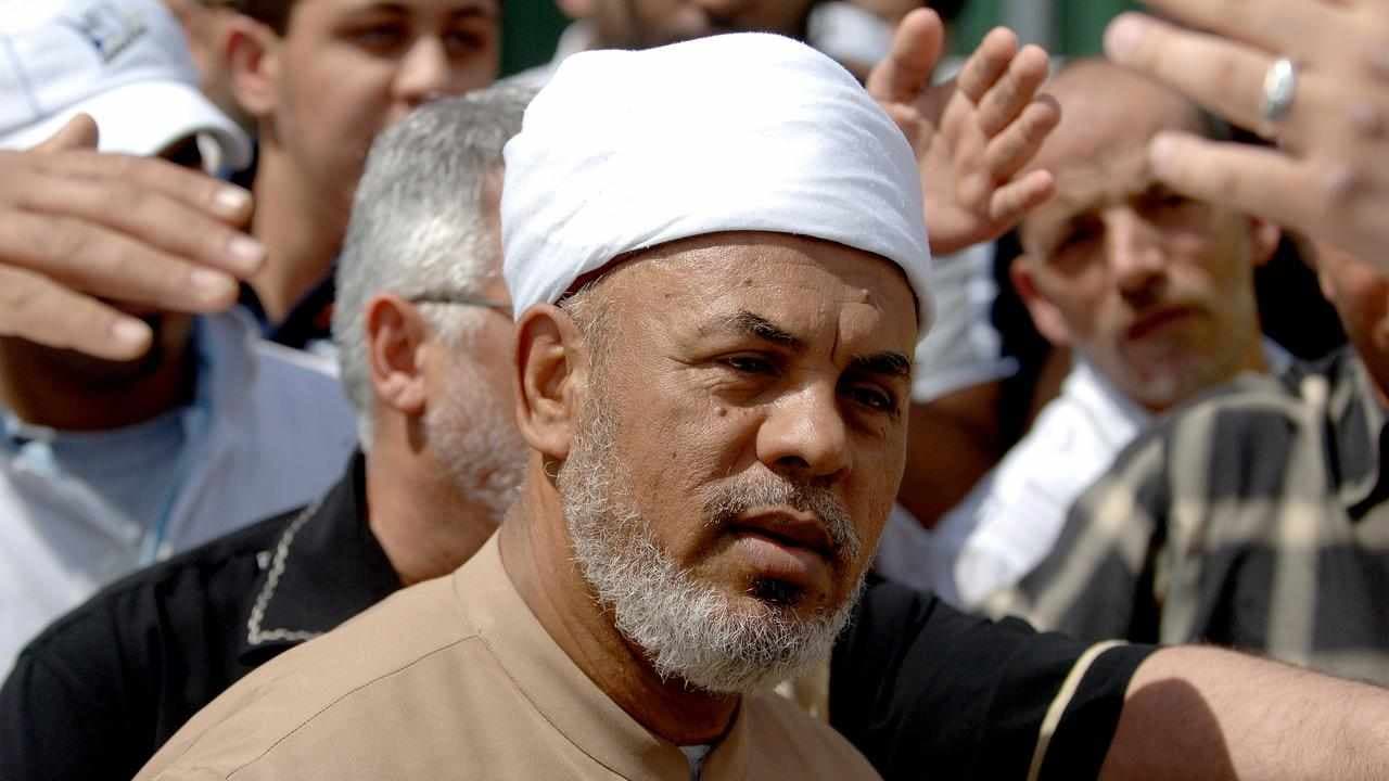 Contentious long-time grand mufti dies aged 82