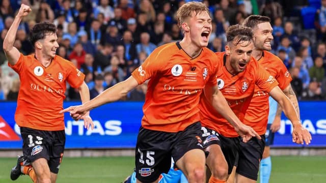 Roar unleash teenager Thomas Waddingham for ALM debut