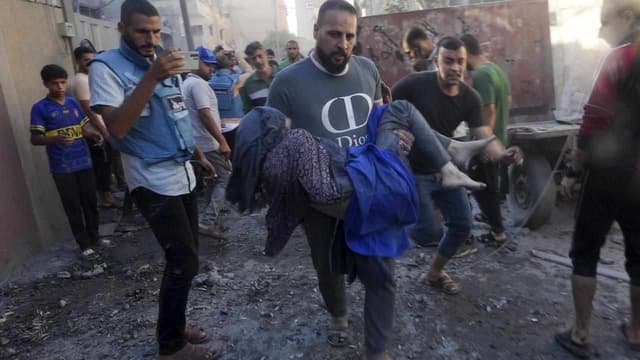 Australian family flees Gaza war-zone to safety