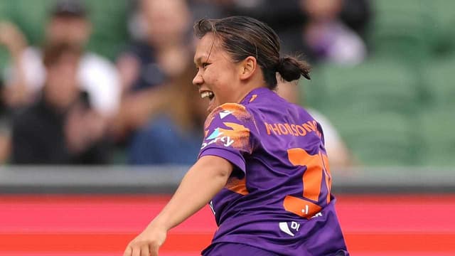 Phonsongkham scores again as Glory beat Adelaide 2-1