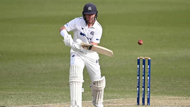 Vics crawl on tricky Shield pitch against Queensland