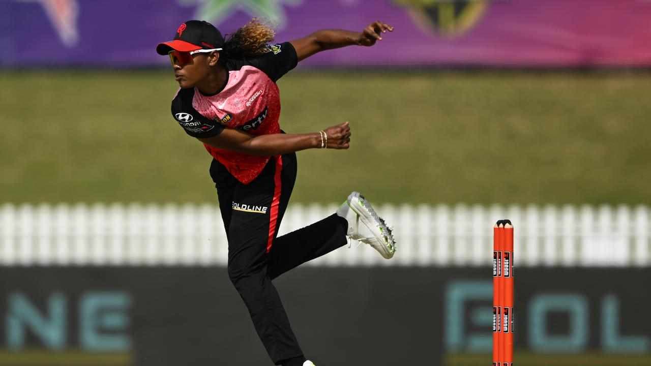 Matthews stars as Renegades pip Heat, end losing streak