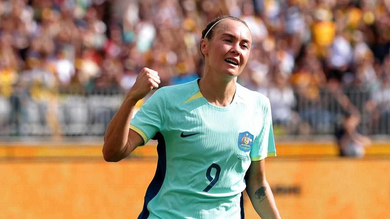 Foord scores as Arsenal close the gap on Kerr's Chelsea