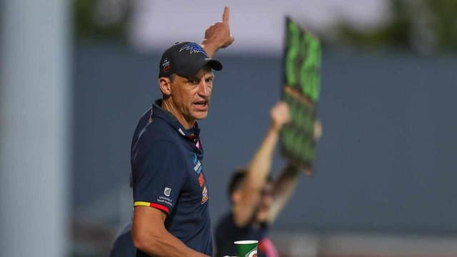 Crows coach tips tight AFLW prelim final against Roos