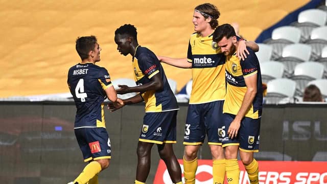 Mariners beat Jets for first win of ALM title defence