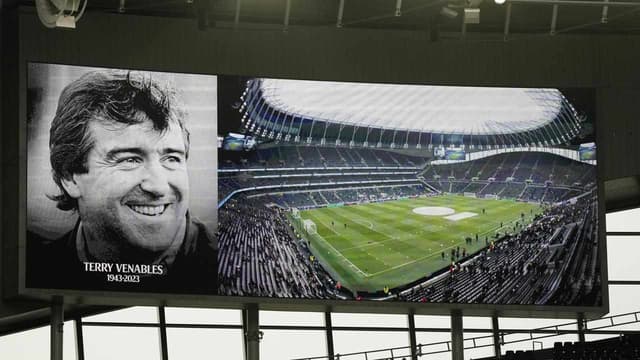 Former Socceroos and England coach Terry Venables dies