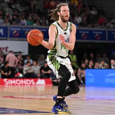 Phoenix lose injured Moller for remainder of NBL season