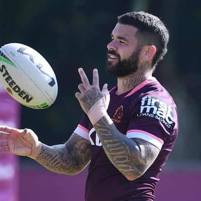 Reynolds wants to coach at Broncos after 2025 finale