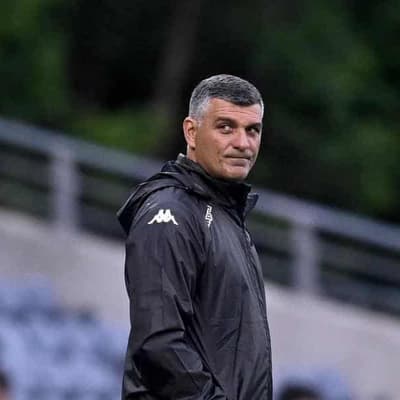 Aloisi under the pump as Mariners beat Western Utd 4-0