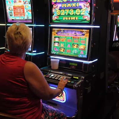 Researchers to get world-first handle on pokie data