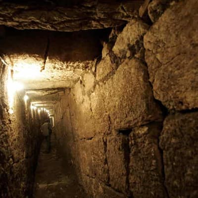 Online digging unearths tunnels in southern England, not Gaza