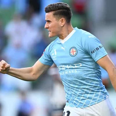 City snatch late equaliser in dramatic Mariners clash