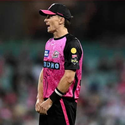 Sixers' Silk hopeful Curran could return for Boxing Day
