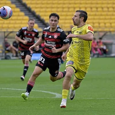 Phoenix stretch ALM lead with late win over Wanderers