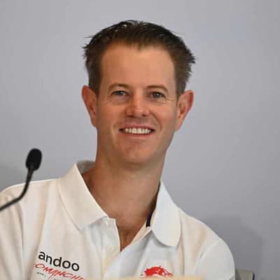 30 skydives: How champion skipper prepared for Syd-Hob