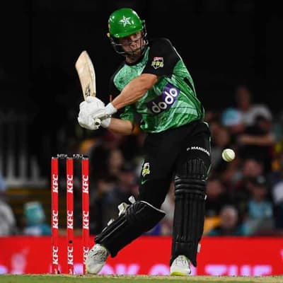 Stars overcome controversial catch to down Sixers