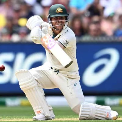 Warner urges Australia to increase run rate on day two