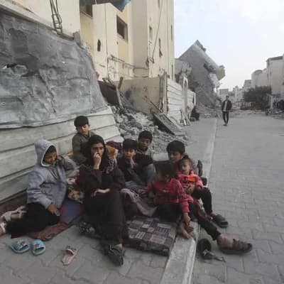 New exodus causes havoc in Gaza, Israel pushes advance