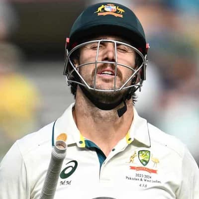 Marsh laps up support but misses out on MCG century