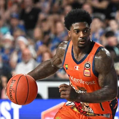 Snakes fire on NYE to beat Melbourne United again