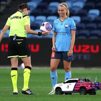Sydney FC suffer setback with surgery for striker Worts