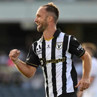 Late penalty earns Macarthur 1-1 draw with Newcastle