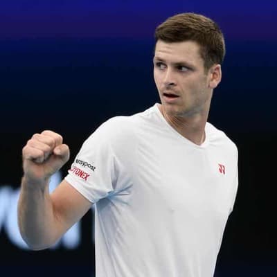 Swiatek rallies as Poland book United Cup final berth