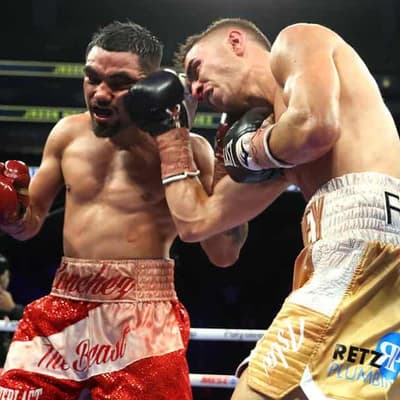 Moloney edges Sanchez in tense world title defence