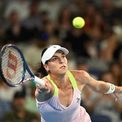 Battling Tomljanovic pulls off stunning Open comeback