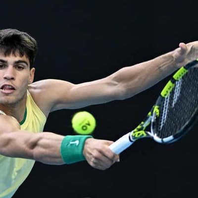 Alcaraz flexes muscles in bid to make mark at Open