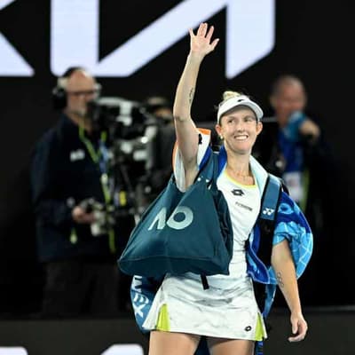 Henin hails battling Storm as example to young players