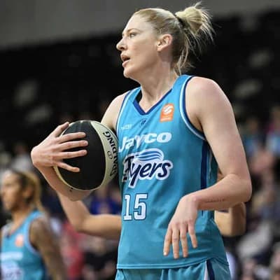 Jackson stars as Flyers win in her 200th WNBL game