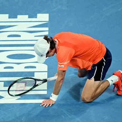 'Devastated' De Minaur will keep fighting to improve