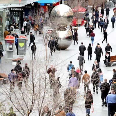 Australia's population tips over 27 million