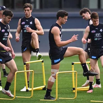 Carlton's Silvagni to miss AFL season after knee injury