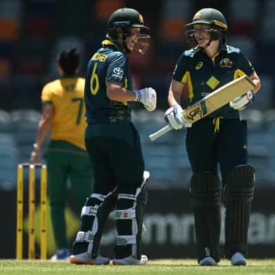 Australia ease to first-up T20 win against South Africa
