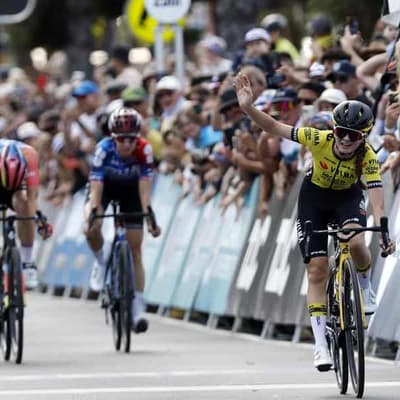 Spratt hospitalised as Dutch teenager wins Cadel's race