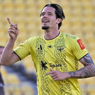 Phoenix rise to top as Zawada inspires ALM win v Jets