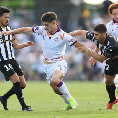 Added-time goal salvages Glory ALM point at Macarthur