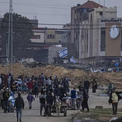 More Palestinians displaced amid battles in south Gaza