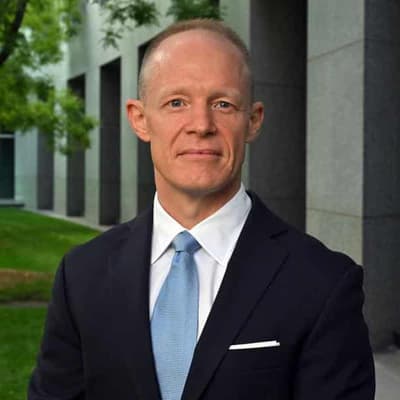 First CEO appointed to national reconstruction fund