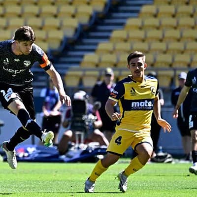 ALM top two Phoenix, Mariners slug out tough 0-0 draw